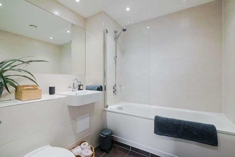 Panorama Apartments By Mesh Accommodation Short & Long Term Lets Ashford For Contractors Or Corporate Stays Exteriér fotografie